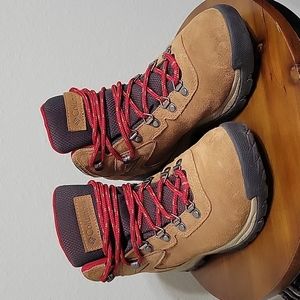 Columbia Newton Ridge+ Hiking Boots